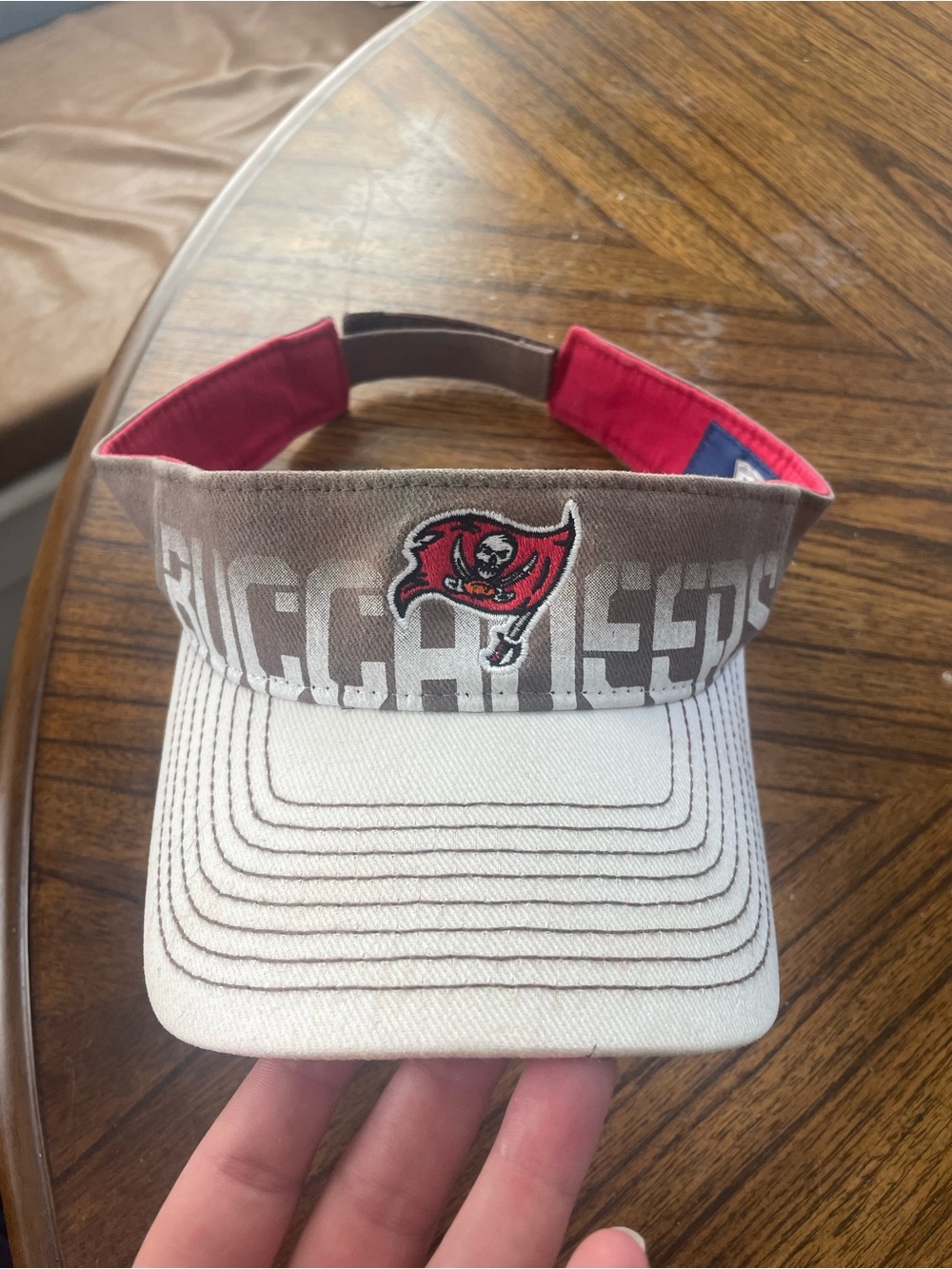 Tampa Bay Buccaneers Visor Hat Cap Men’s Tan Strapback NFL Raymond James Reebok
